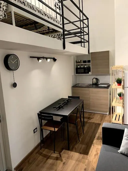 Appartamento Buatta House Aeroporto di Catania Fontana Rossa 0*,  Italia